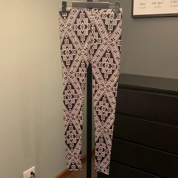 NWT WET SEAL tribal patter leggings